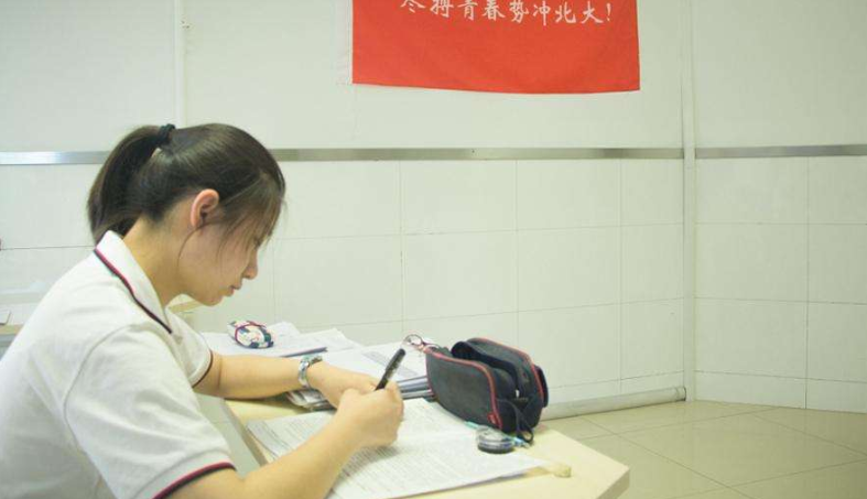 湖南省《关于进一步动员全省工会会员积极消费繁荣市场发展经济的通知》